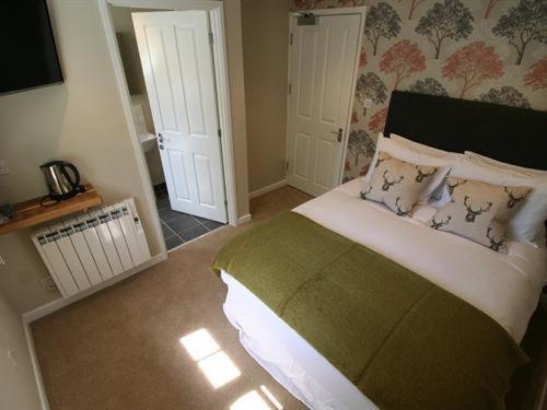 The Fox & Hounds Hotel Swindon Eksteriør billede