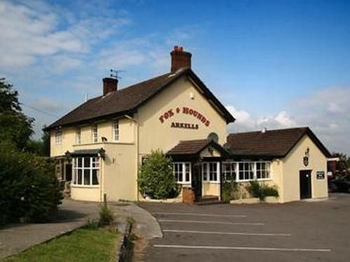 The Fox & Hounds Hotel Swindon Eksteriør billede